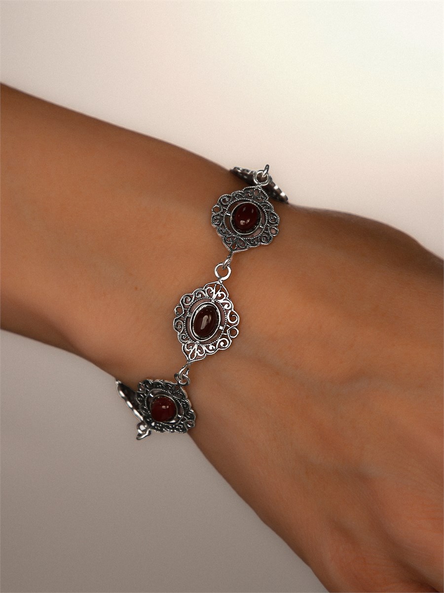 Браслет из серебра с сердоликом 2950