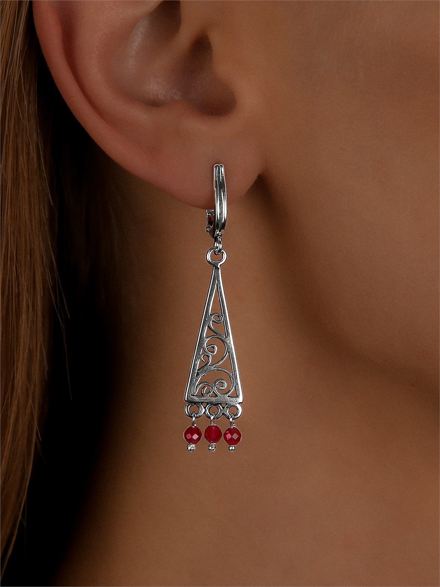 Серьги из серебра с корундом 3257