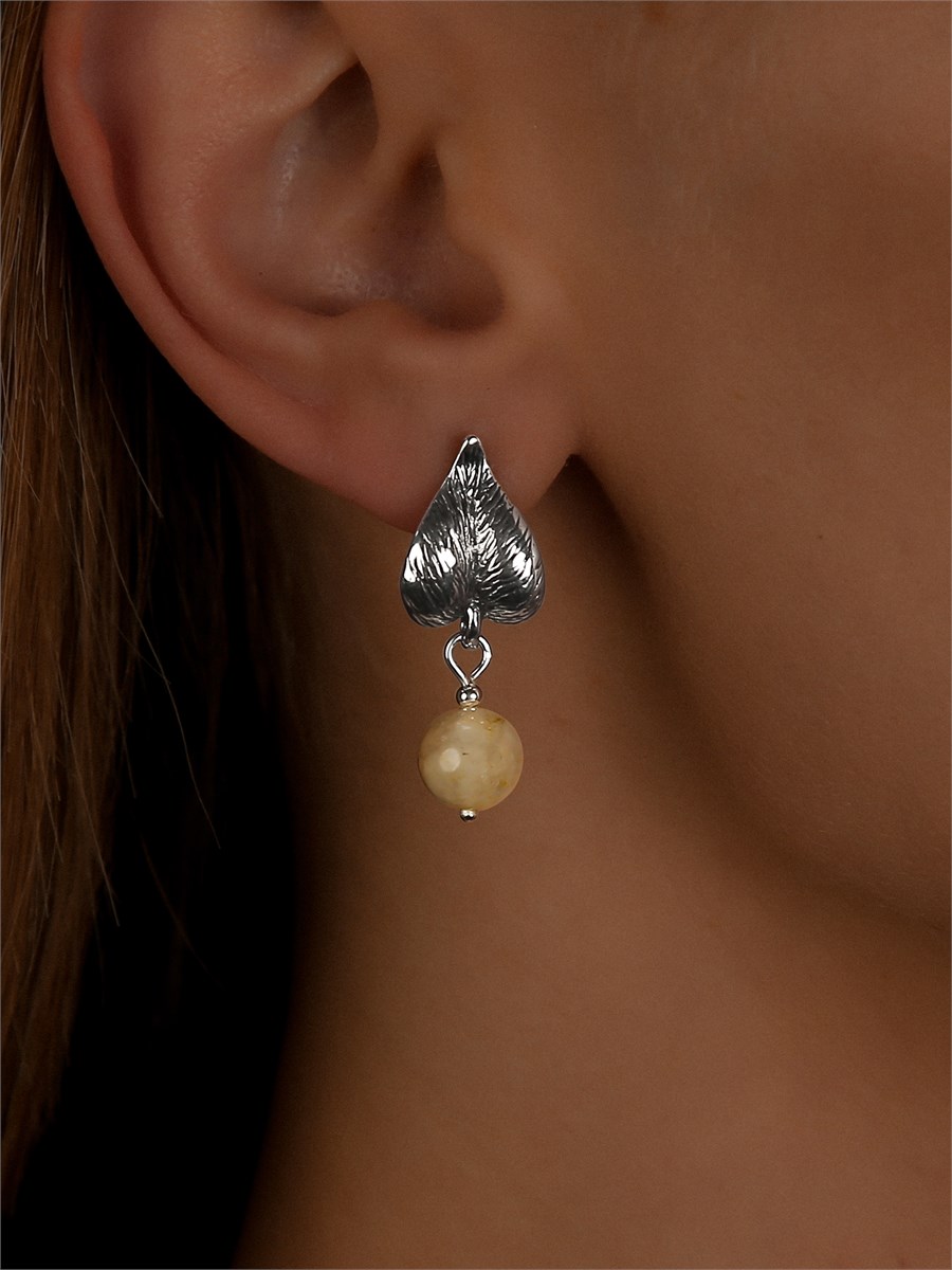 Серьги из серебра с пренитом 3259