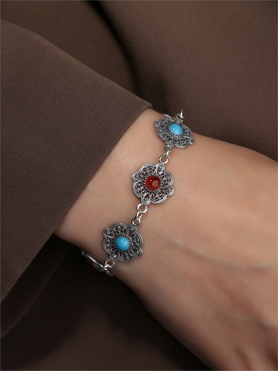 Браслет из серебра с бирюзой и сердоликом 2828