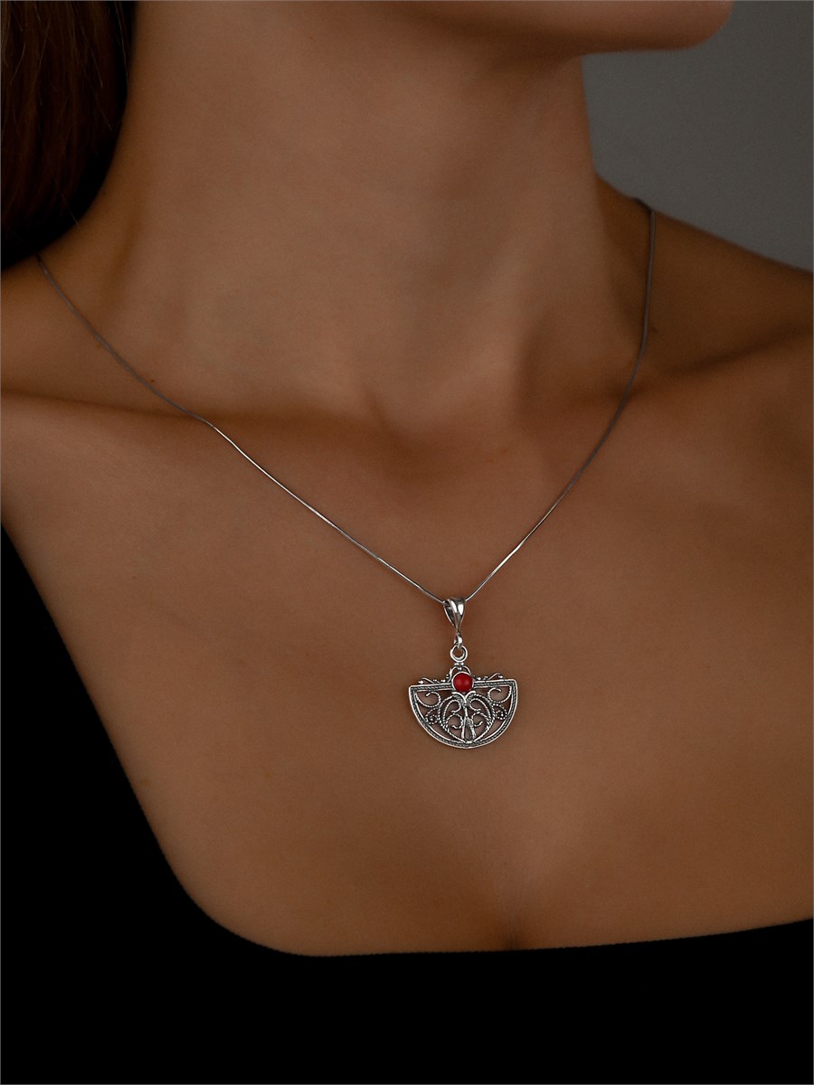 Подвеска из серебра с кораллом 2449