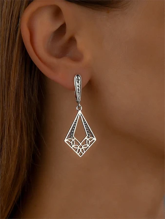 {{productViewItem.photos[photoViewList.activeNavIndex].Alt || productViewItem.photos[photoViewList.activeNavIndex].Description || 'Серьги из серебра'}}
