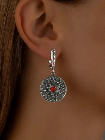 {{productViewItem.photos[photoViewList.activeNavIndex].Alt || productViewItem.photos[photoViewList.activeNavIndex].Description || 'Серьги из серебра с кораллом'}}