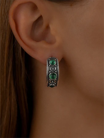 {{productViewItem.photos[photoViewList.activeNavIndex].Alt || productViewItem.photos[photoViewList.activeNavIndex].Description || 'Серьги из серебра с хризопразом'}}