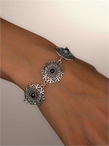 {{photo.Alt || photo.Description || 'Браслет из серебра с агатом в этно стиле'}}