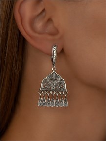 {{photo.Alt || photo.Description || 'Серьги из серебра с филигранью'}}