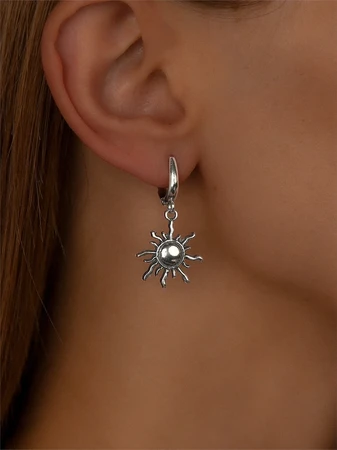 {{productViewItem.photos[photoViewList.activeNavIndex].Alt || productViewItem.photos[photoViewList.activeNavIndex].Description || 'Серьги из серебра'}}