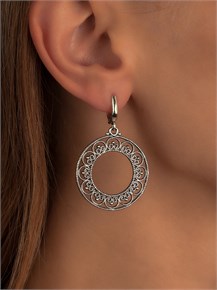 {{photo.Alt || photo.Description || 'Серьги из серебра с филигранью'}}