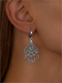 {{photo.Alt || photo.Description || 'Серьги из серебра с филигранью'}}