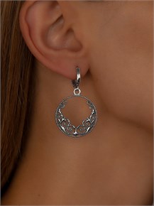 {{photo.Alt || photo.Description || 'Серьги из серебра с филигранью'}}