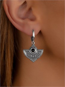 {{photo.Alt || photo.Description || 'Серьги из серебра с агатом'}}