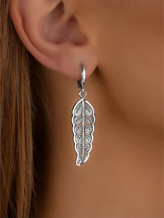 {{productViewItem.photos[photoViewList.activeNavIndex].Alt || productViewItem.photos[photoViewList.activeNavIndex].Description || 'Серьги из серебра'}}