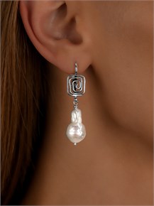 {{photo.Alt || photo.Description || 'Серьги из серебра с барочным жемчугом'}}