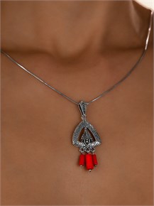 {{photo.Alt || photo.Description || 'Подвеска из серебра с кораллом'}}