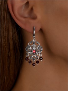 {{photo.Alt || photo.Description || 'Серьги из серебра с гранатом'}}