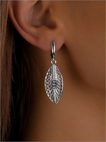 {{photo.Alt || photo.Description || 'Серьги из серебра'}}