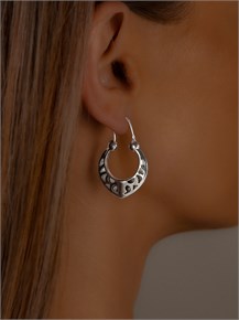 {{photo.Alt || photo.Description || 'Серьги из серебра'}}