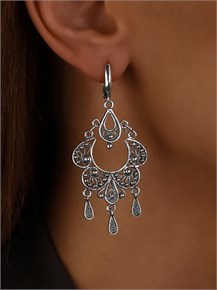 {{photo.Alt || photo.Description || 'Серьги из серебра с филигранью'}}