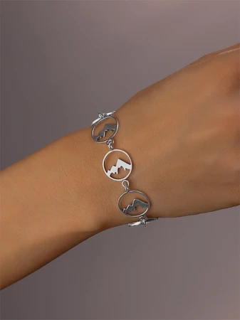 {{productViewItem.photos[photoViewList.activeNavIndex].Alt || productViewItem.photos[photoViewList.activeNavIndex].Description || 'Браслет из серебра "Горы"'}}