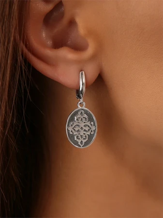 {{productViewItem.photos[photoViewList.activeNavIndex].Alt || productViewItem.photos[photoViewList.activeNavIndex].Description || 'Серьги из серебра'}}