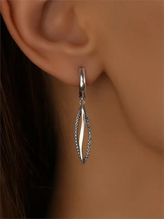 {{productViewItem.photos[photoViewList.activeNavIndex].Alt || productViewItem.photos[photoViewList.activeNavIndex].Description || 'Серьги из серебра'}}