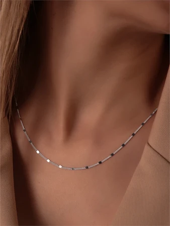{{productViewItem.photos[photoViewList.activeNavIndex].Alt || productViewItem.photos[photoViewList.activeNavIndex].Description || 'Серебряная цепочка'}}