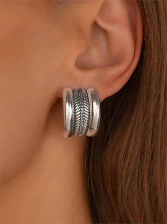{{productViewItem.photos[photoViewList.activeNavIndex].Alt || productViewItem.photos[photoViewList.activeNavIndex].Description || 'Серьги из серебра'}}