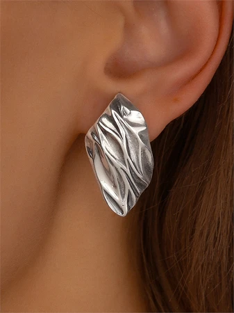 {{productViewItem.photos[photoViewList.activeNavIndex].Alt || productViewItem.photos[photoViewList.activeNavIndex].Description || 'Серьги из серебра'}}