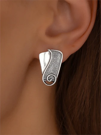 {{productViewItem.photos[photoViewList.activeNavIndex].Alt || productViewItem.photos[photoViewList.activeNavIndex].Description || 'Серьги из серебра'}}