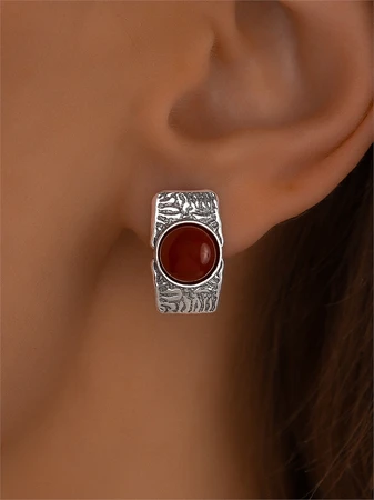 {{productViewItem.photos[photoViewList.activeNavIndex].Alt || productViewItem.photos[photoViewList.activeNavIndex].Description || 'Серьги из серебра с сердоликом'}}