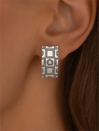{{productViewItem.photos[photoViewList.activeNavIndex].Alt || productViewItem.photos[photoViewList.activeNavIndex].Description || 'Серьги из серебра'}}