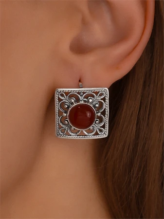 {{productViewItem.photos[photoViewList.activeNavIndex].Alt || productViewItem.photos[photoViewList.activeNavIndex].Description || 'Серьги из серебра с сердоликом'}}