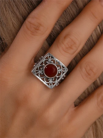 {{productViewItem.photos[photoViewList.activeNavIndex].Alt || productViewItem.photos[photoViewList.activeNavIndex].Description || 'Кольцо из серебра с сердоликом'}}