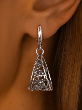 {{productViewItem.photos[photoViewList.activeNavIndex].Alt || productViewItem.photos[photoViewList.activeNavIndex].Description || 'Серьги из серебра'}}