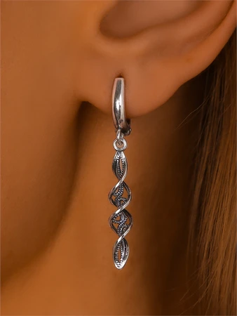 {{productViewItem.photos[photoViewList.activeNavIndex].Alt || productViewItem.photos[photoViewList.activeNavIndex].Description || 'Серьги из серебра'}}
