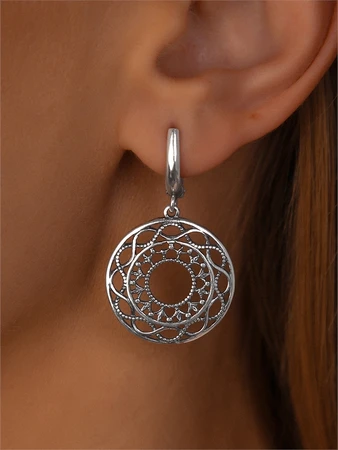 {{productViewItem.photos[photoViewList.activeNavIndex].Alt || productViewItem.photos[photoViewList.activeNavIndex].Description || 'Серьги из серебра'}}