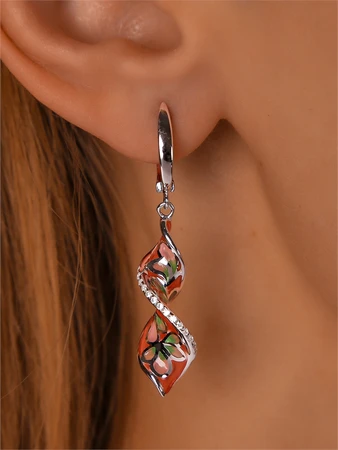 {{productViewItem.photos[photoViewList.activeNavIndex].Alt || productViewItem.photos[photoViewList.activeNavIndex].Description || 'Серьги из серебра с эмалью'}}