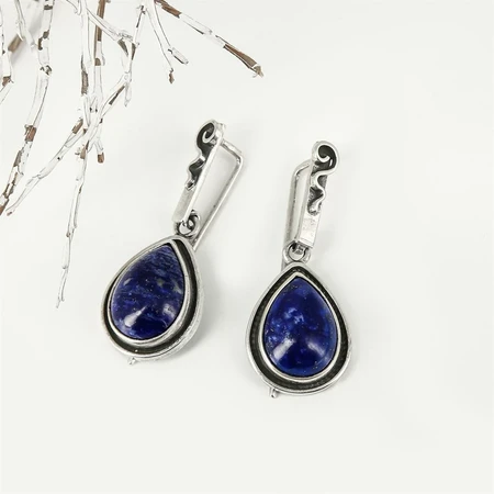 {{productViewItem.photos[photoViewList.activeNavIndex].Alt || productViewItem.photos[photoViewList.activeNavIndex].Description || 'Серьги из серебра с лазуритом'}}