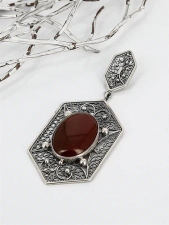{{productViewItem.photos[photoViewList.activeNavIndex].Alt || productViewItem.photos[photoViewList.activeNavIndex].Description || 'Подвеска из серебра с сердоликом'}}
