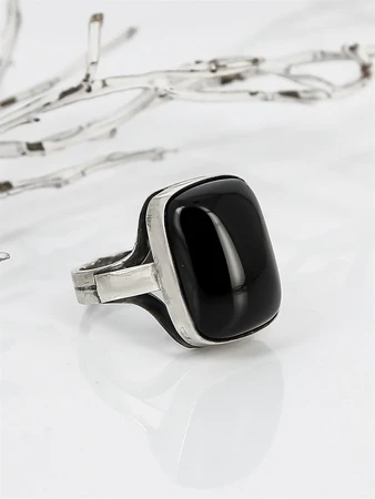 {{productViewItem.photos[photoViewList.activeNavIndex].Alt || productViewItem.photos[photoViewList.activeNavIndex].Description || 'Кольцо из серебра с агатом'}}