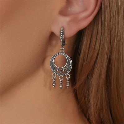 {{productViewItem.photos[photoViewList.activeNavIndex].Alt || productViewItem.photos[photoViewList.activeNavIndex].Description || 'Серьги из серебра'}}