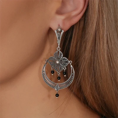 {{productViewItem.photos[photoViewList.activeNavIndex].Alt || productViewItem.photos[photoViewList.activeNavIndex].Description || 'Серьги из серебра с агатом'}}