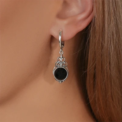 {{productViewItem.photos[photoViewList.activeNavIndex].Alt || productViewItem.photos[photoViewList.activeNavIndex].Description || 'Серьги из серебра с агатом'}}
