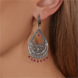 Серьги из серебра с корундом 2558