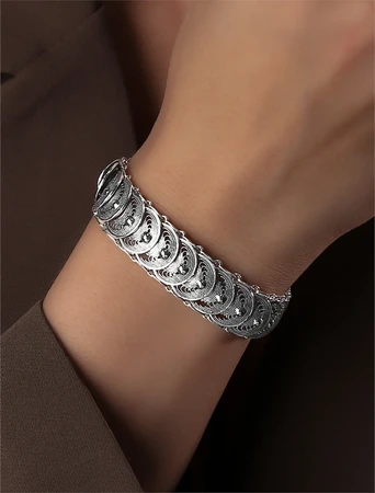 {{productViewItem.photos[photoViewList.activeNavIndex].Alt || productViewItem.photos[photoViewList.activeNavIndex].Description || 'Браслет из серебра в этно стиле'}}