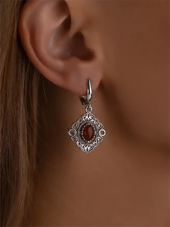 {{productViewItem.photos[photoViewList.activeNavIndex].Alt || productViewItem.photos[photoViewList.activeNavIndex].Description || 'Серьги из серебра с сердоликом'}}