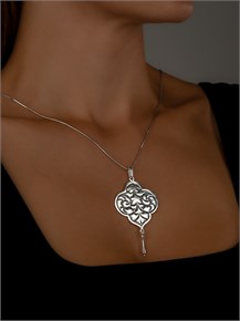 {{photo.Alt || photo.Description || 'Подвеска из серебра'}}