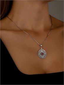 {{photo.Alt || photo.Description || 'Кулон из серебра с сердоликом'}}