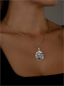 {{photo.Alt || photo.Description || 'Кулон из серебра'}}