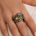 Кольцо из серебра с змеевиком 2499